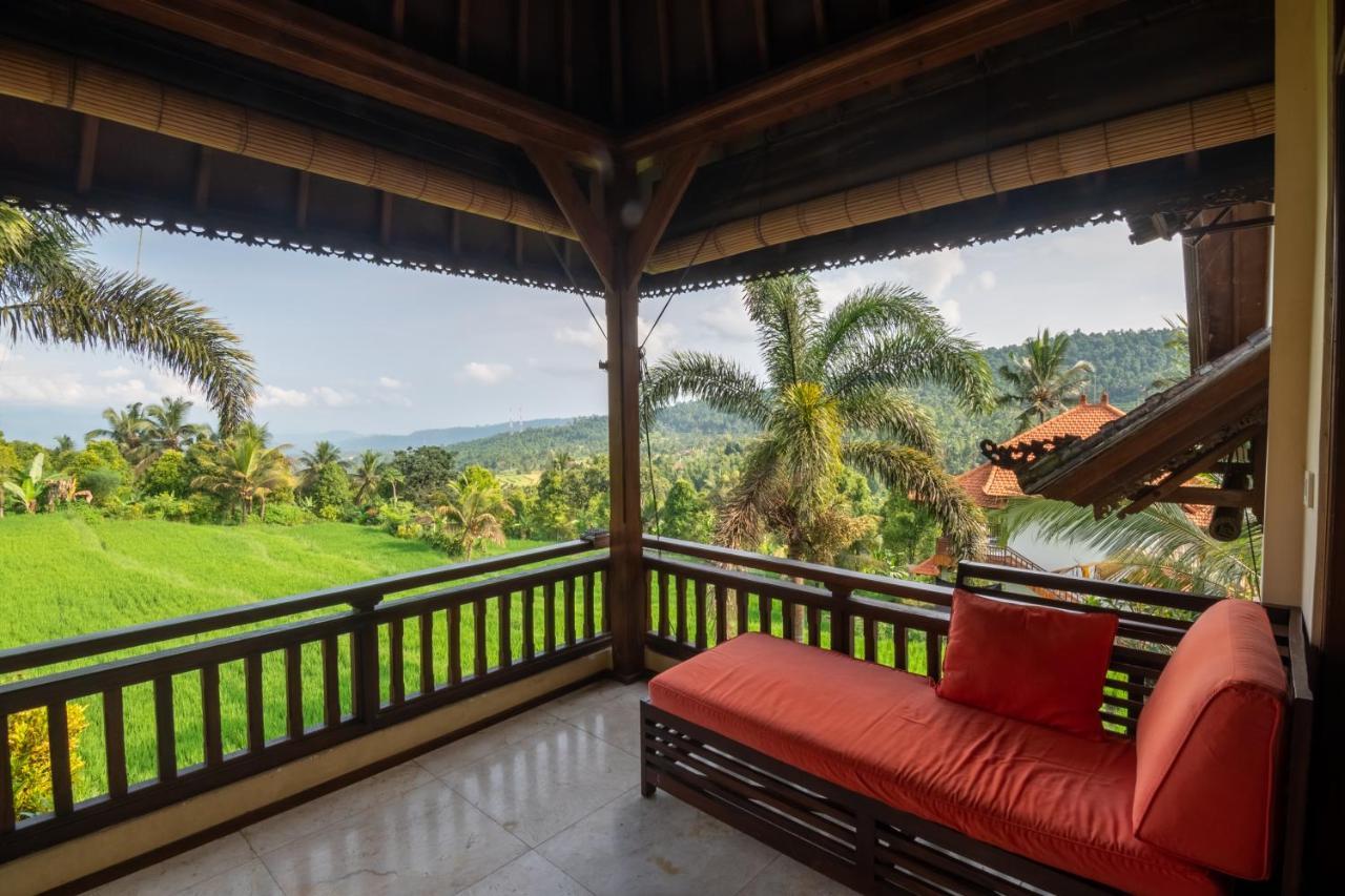 Lesong Hotel And Restaurant Munduk Exterior foto